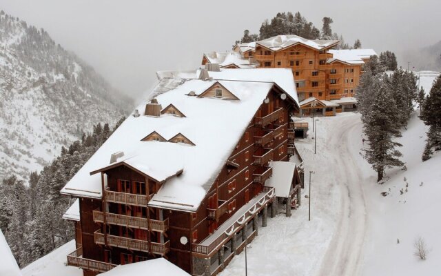 Rustic Apartment With a Fireplace and Wi-fi in Arc 2000