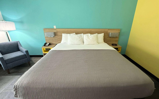 Days Inn by Wyndham Eglin AFB