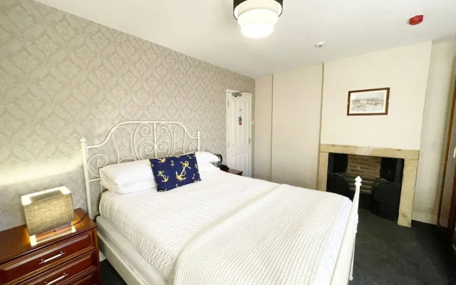 Anchor Hotel