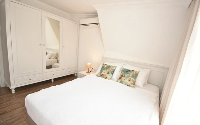 Aurasia Beach Hotel