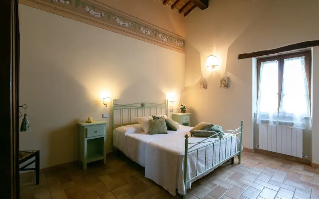 Villa in Umbria With Saltwater Pool