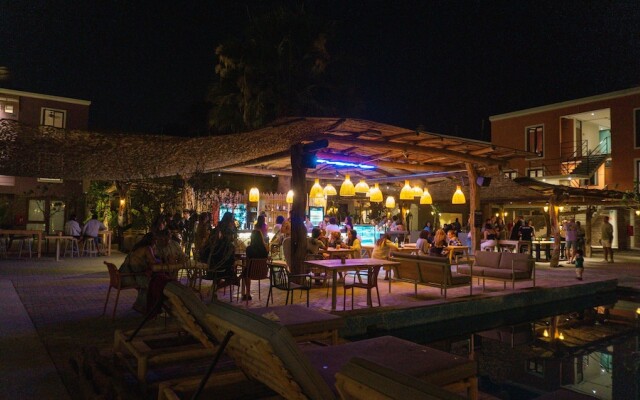 Viajero Huacachina Hostel