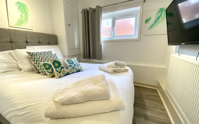 Kennedy House - Beachfront