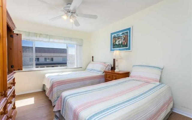 Four Winds F15 - Two Bedroom Condo