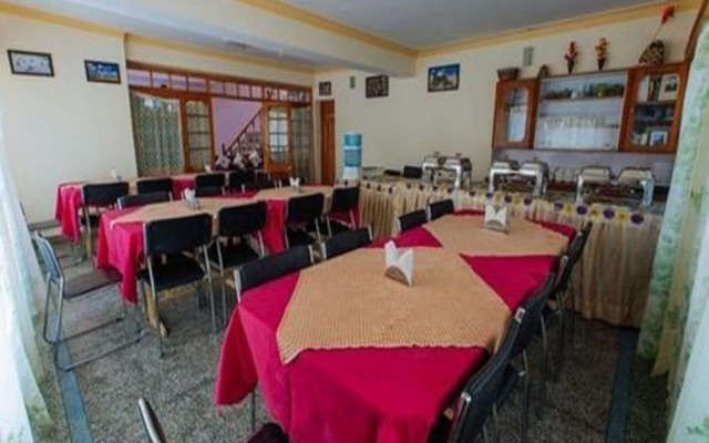 Hotel Three Roses