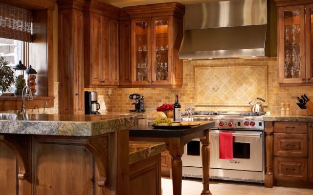 Whitetail Lodge - Five Bedroom Home