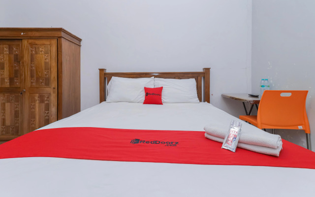 RedDoorz @ Pondok Candra