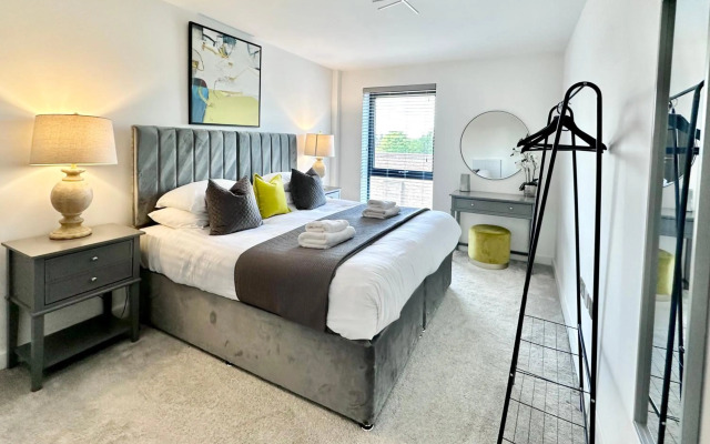 Icona Luxury Apartment - Minster Views & Allocated parking