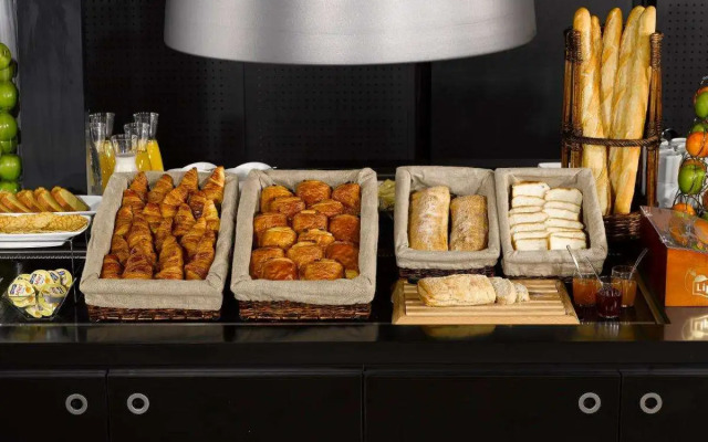 Brit Hotel Confort Dinan Taden