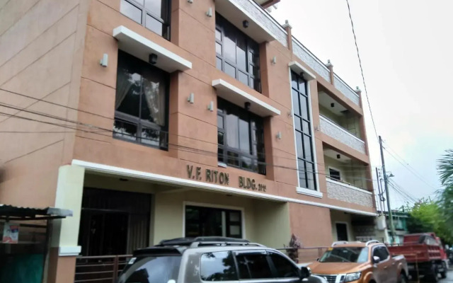 V.F. Riton Apartelle