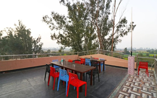 Tr Hotel By OYO Rooms