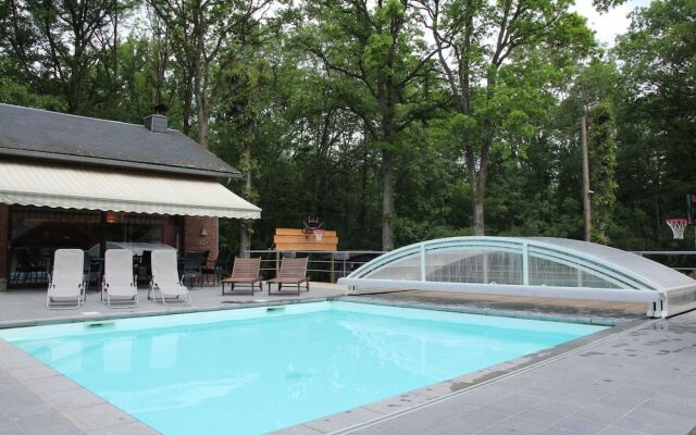 Cozy Villa in Marche-En-Famenne with Private Pool