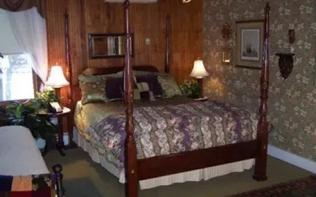 Fairlawn Inn
