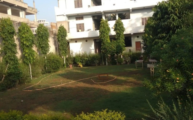 Hotel Shiv Palace