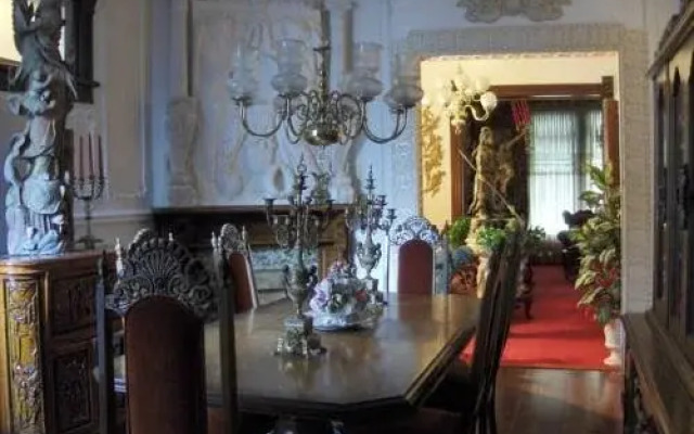 Romantic Mansion Toronto