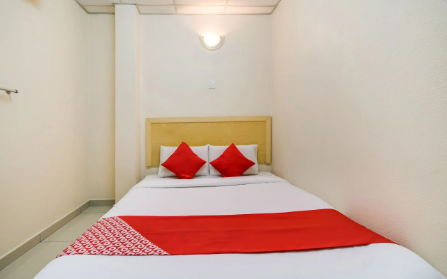 OYO 301 River Inn Hotel