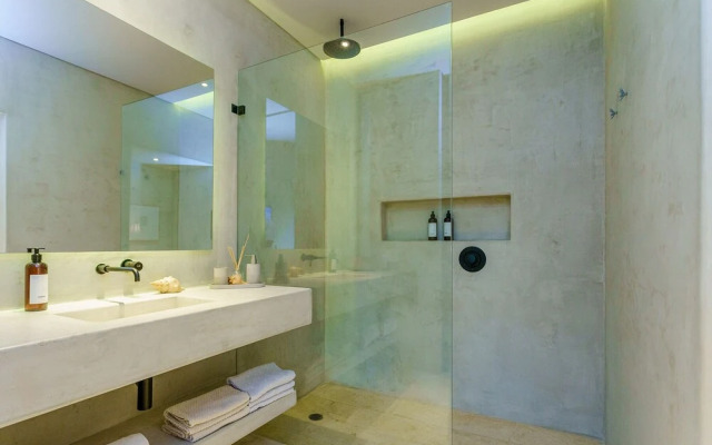 Luxury & Nature Meet Plus a Private Pool & Roof Pool