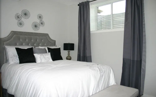 Mahogany Grove Inn and Suite