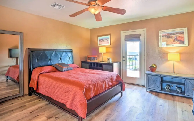 Dreamy Desert Studio w/ Deck + Pool Access!