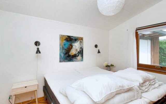6 Person Holiday Home in Dronningmolle