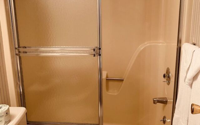 Coliseum Inn & Suites-Garden City Long Island