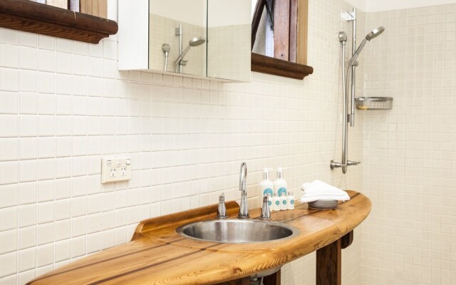 Bronte Bayview Street (H)