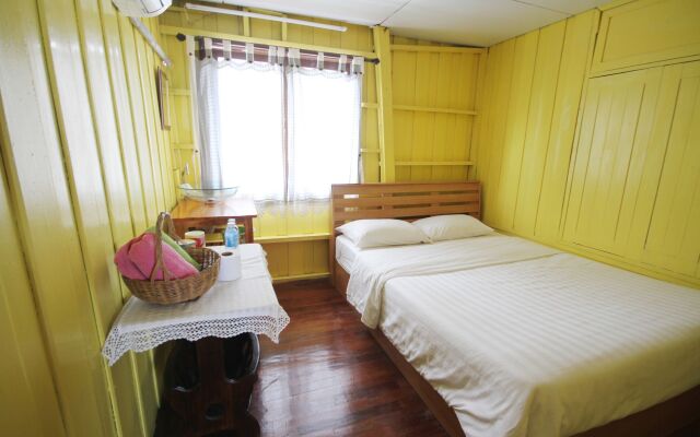 Baan Bua Homestay - Hostel