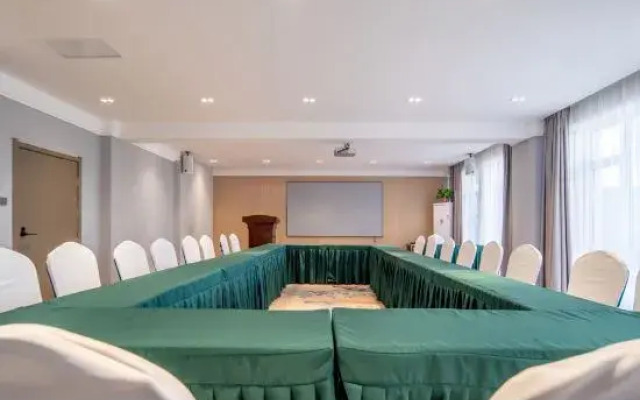 Gray Whale International Hotel (Longquan Branch)