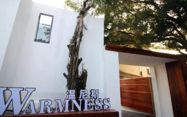Warmness Hotel