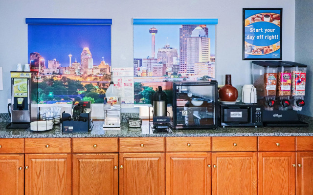 Rodeway Inn San Antonio Lackland AFB - SeaWorld