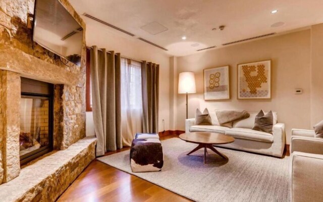 Luxury Vail Solaris Studio Vacation Rental Set at the Base of the Mountain Just Steps From the Gondola