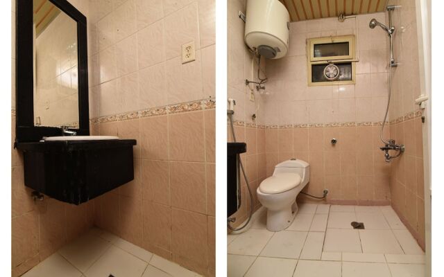 OYO 367 Season Hotel