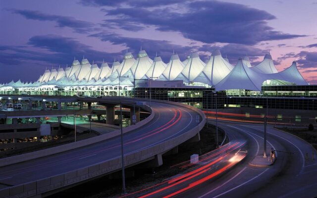 Aloft Denver Airport at Gateway Park