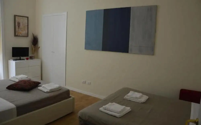 Luxury Three Bedroom Flat in Rome Center