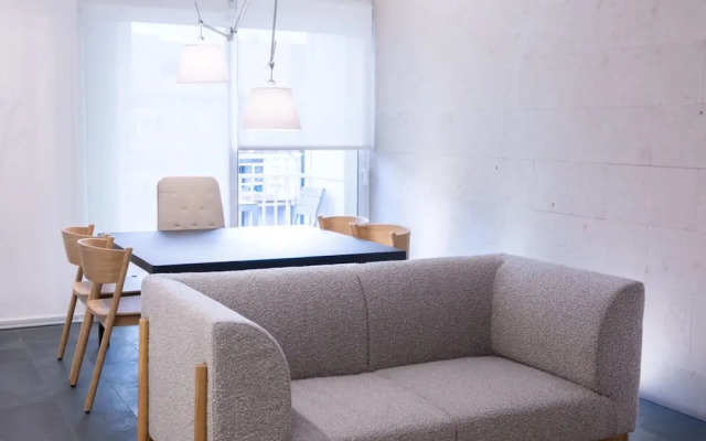 Ampersand - Bright 2-bedroom Apartment