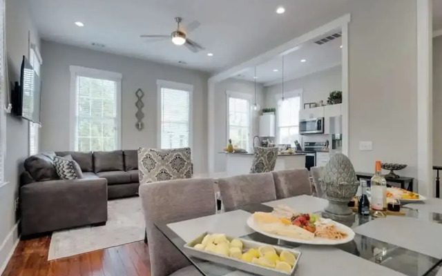 Beautifully Renovated 5 bedroom 5 bath