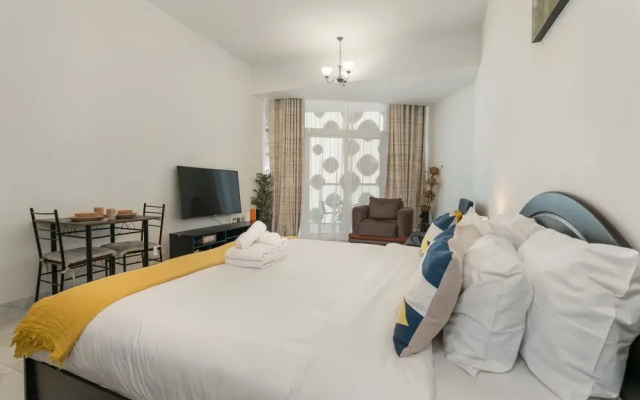 Brand new Studio With Balcony in Business Bay - Hotel in ดูไบ - Photo 2