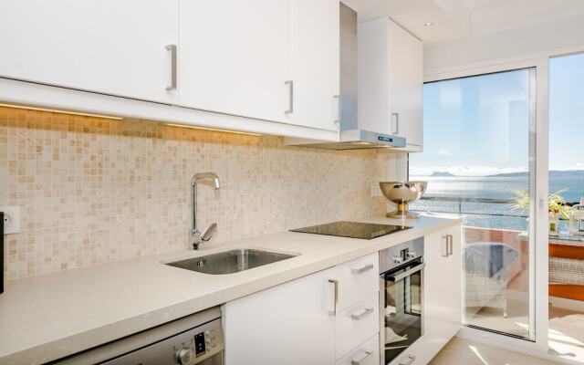 CP- Modern 3 bedroom apt frontline beach