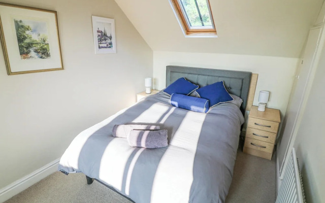 6D Clifton Drive