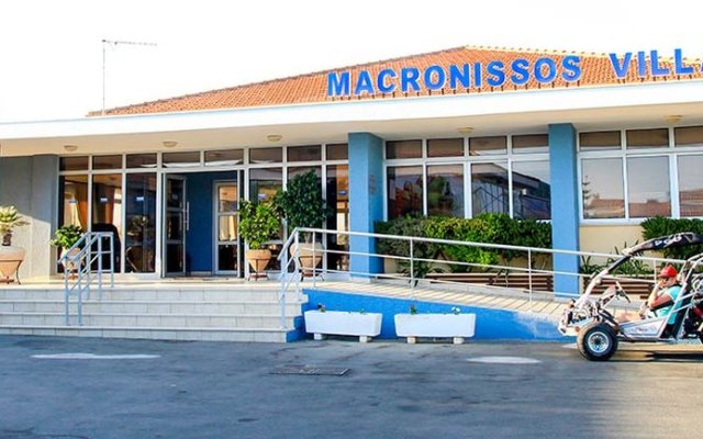 Makronisos Village