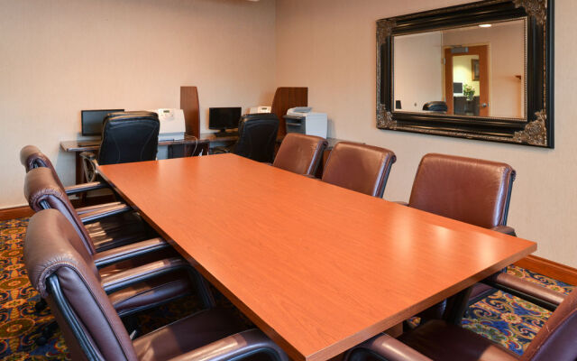 Holiday Inn Express Hotel & Suites Southfield - Detroit