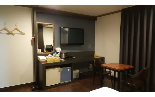 Hera Motel