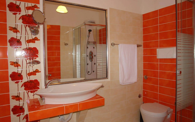 Theranda Hotel