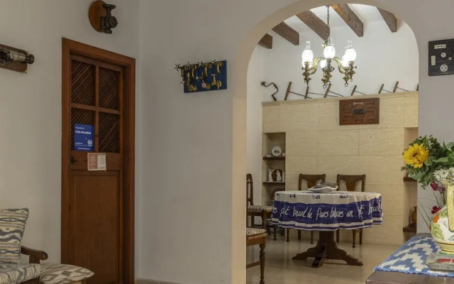 Spacious Villa With Garden