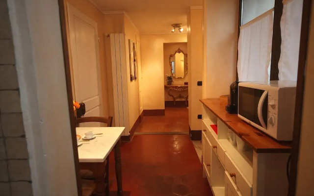 Close to The Duomo Tidy 1BD Apt