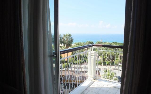 Riviera Hotel & Spa
