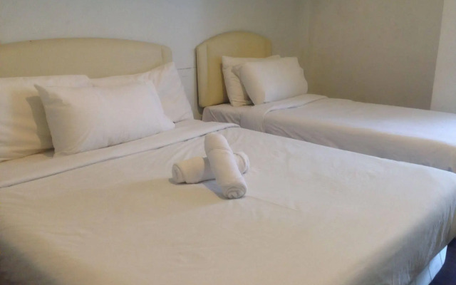 Woodpecker Lodge Kuching