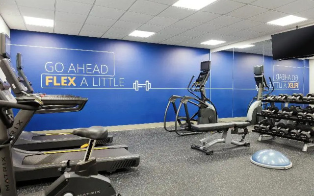 Holiday Inn Express & Suites Linden