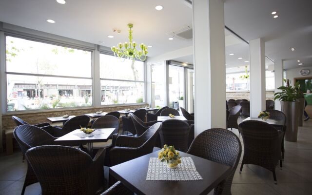 Hotel Desiree