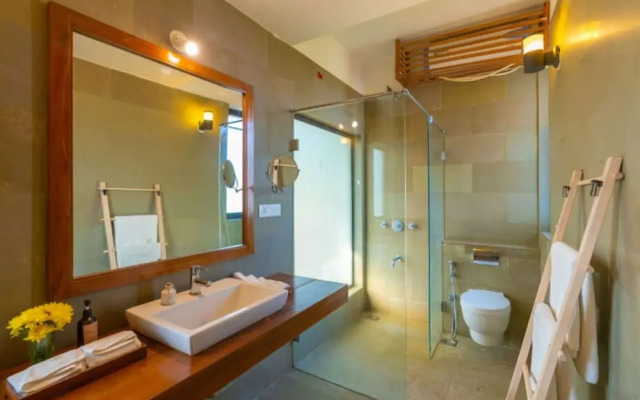 Cliffhouse by Hireavilla -5br w Pvt Pool in Saipem